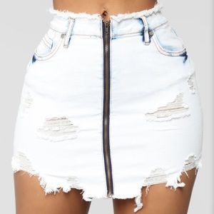 Fashion nova skirt (size 11)